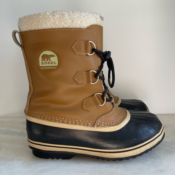 Sorel® Caribou™ YOUTH Suede Lace up Boots Warm winter boots - Picture 3 of 17